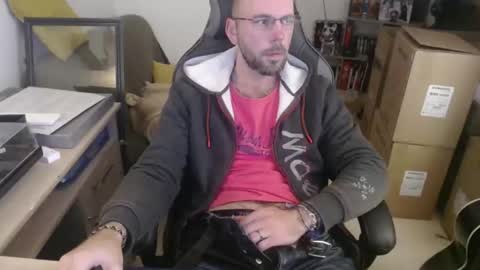 Snapshot of mikmik91 chatting on December 2025 04:13:01 PM mikmik91 online show from December 2025 04:13:01 PM