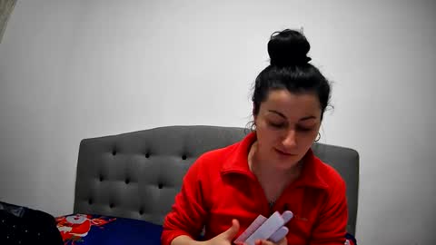 Mikyloveu online show from December 2024 02:42:01 PM