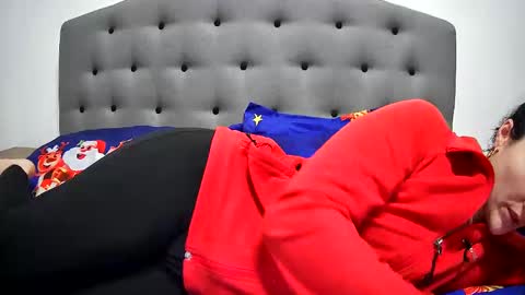 Mikyloveu online show from December 2024 06:38:02 PM