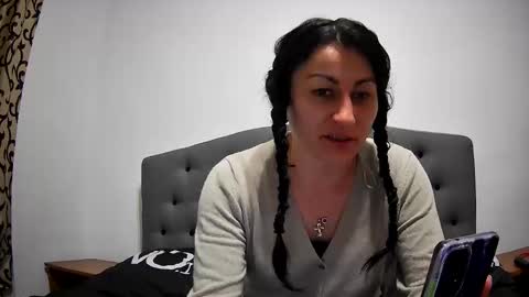 Mikyloveu online show from March 2025 04:22:01 PM