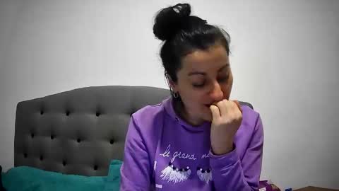 Mikyloveu online show from January 2026 04:33:02 PM