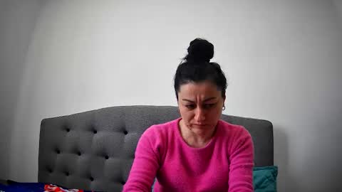 Mikyloveu online show from April 2026 10:27:02 AM