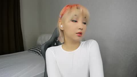 mil_waves online show from November 2025 12:52:01 PM