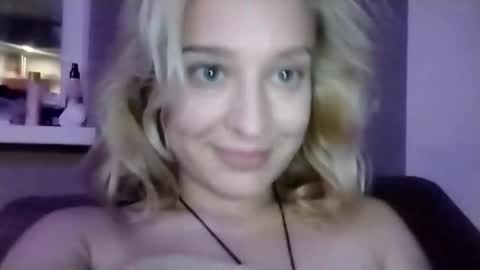 Mila 420 online show from October 2025 05:45:01 PM