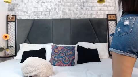 mila_adamss online show from September 2025 11:23:02 AM