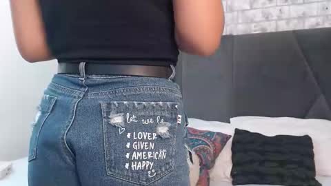 mila_adamss online show from October 2025 09:23:01 AM