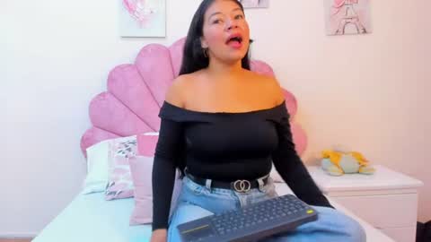 mila_adamss online show from July 2026 12:33:01 PM