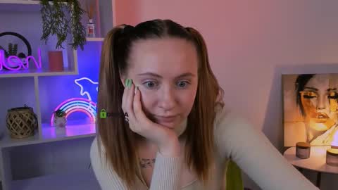 mila_glow online show from October 2025 07:22:01 PM