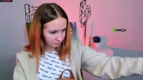 mila_glow online show from October 2025 07:14:02 PM