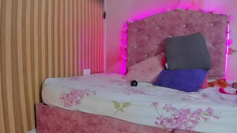 mila_grace_ online show from April 2026 06:46:01 PM