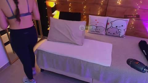 Milena  online show from September 2025 11:10:01 AM