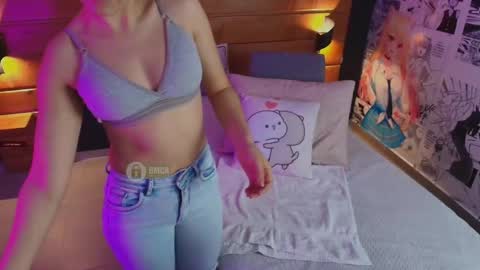 Milena  online show from November 2025 11:09:02 AM