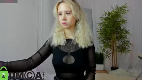 mila_kinor online show from September 2025 12:26:01 AM
