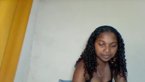 mila_lunah online show from April 2026 06:02:01 PM