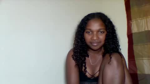 mila_lunah online show from April 2026 04:41:01 PM