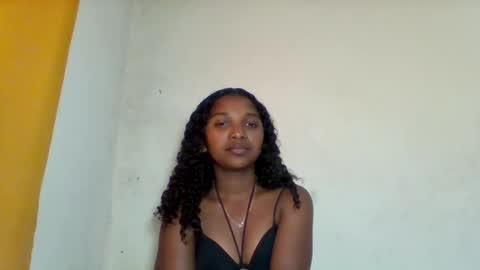 mila_lunah online show from April 2026 01:35:01 PM