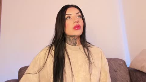 Snapshot of mila_monty__ chatting on December 2024 07:10:01 PM online show from December 2024 07:10:01 PM