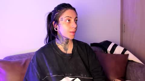 Snapshot of mila_monty__ chatting on October 2025 05:52:01 PM online show from October 2025 05:52:01 PM