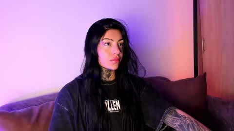 Snapshot of mila_monty__ chatting on November 2025 12:21:01 AM online show from November 2025 12:21:01 AM