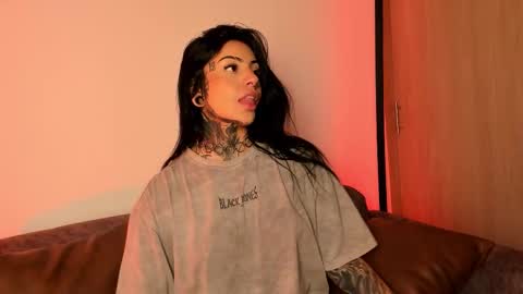 Snapshot of mila_monty__ chatting on November 2025 11:27:02 PM online show from November 2025 11:27:02 PM