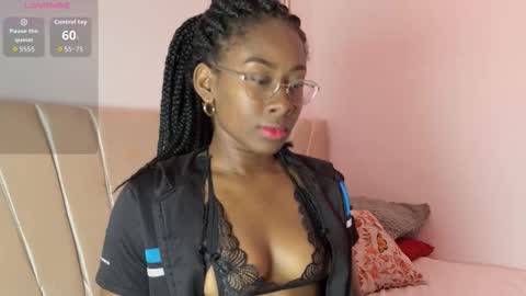 Mila  Max online show from October 2025 12:34:02 PM