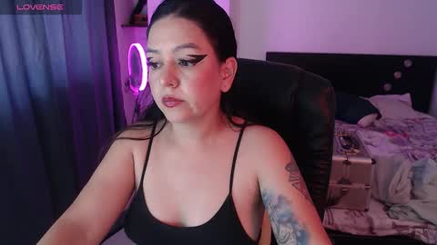 mila_phoenix online show from December 2025 06:38:02 PM