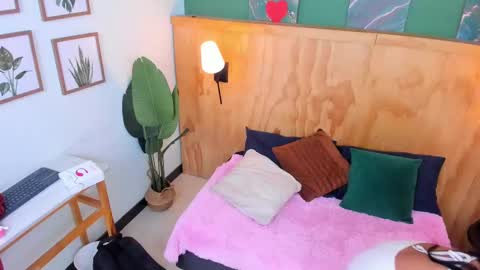 Snapshot of mila_samy chatting on October 2025 12:00:02 PM Mila and samy online show from October 2025 12:00:02 PM