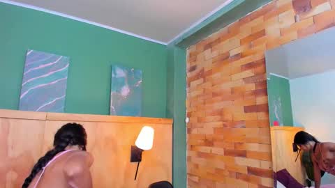 Mila and samy online show from December 2025 12:14:02 PM