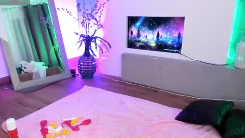 Snapshot of mila_shay chatting on October 2025 11:57:02 AM Mila online show from October 2025 11:57:02 AM