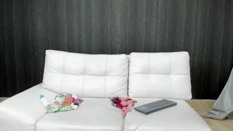          online show from January 2025 02:29:02 AM