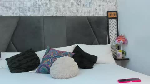 mila online show from October 2025 10:13:02 AM