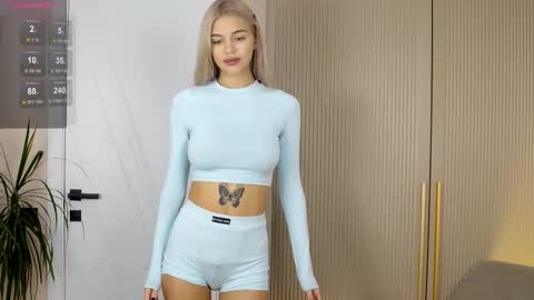 Mila and u can call me sweet bunny online show from October 2025 10:07:01 AM