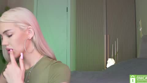 Snapshot of milabunny_ chatting on May 2026 10:13:01 AM Mila and u can call me sweet bunny online show from May 2026 10:13:01 AM