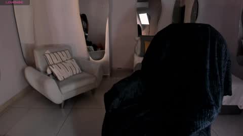 Mila online show from September 2025 03:20:01 AM