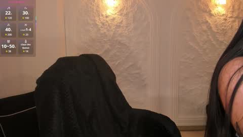 Mila online show from November 2025 02:21:01 AM