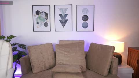 Snapshot of milacrave chatting on September 2025 11:43:02 AM milacrave online show from September 2025 11:43:02 AM