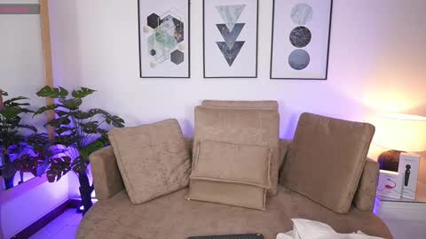 Snapshot of milacrave chatting on September 2025 11:44:01 AM milacrave online show from September 2025 11:44:01 AM