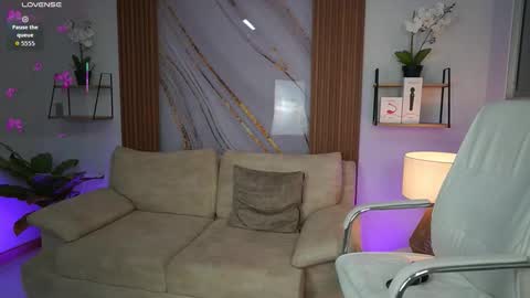 Snapshot of milacrave chatting on October 2025 11:32:02 AM milacrave online show from October 2025 11:32:02 AM