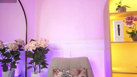 milacrave online show from March 2026 11:36:01 AM