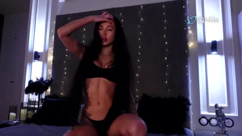 Mila       online show from December 2024 09:51:01 AM