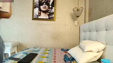 miladiosa online show from November 2025 12:41:02 PM