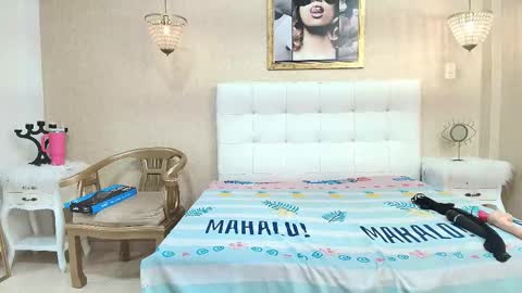 miladiosa online show from February 2026 12:26:01 PM