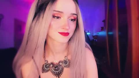 MiladyJolie online show from November 2025 05:46:02 PM