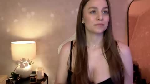 Mila Fleur online show from October 2025 02:16:02 PM