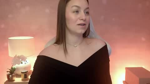 Mila Fleur online show from May 2026 02:14:01 PM