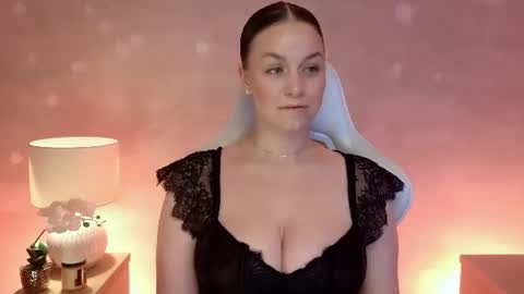 Mila Fleur online show from July 2026 02:56:01 PM