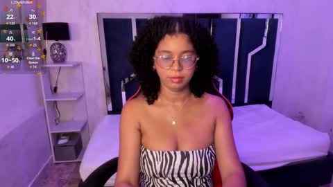 Snapshot of milahall__ chatting on September 2025 04:39:02 AM Milenna online show from September 2025 04:39:02 AM