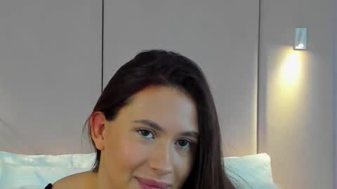 Snapshot of milaleoneli chatting on November 2025 03:53:02 AM milaleoneli online show from November 2025 03:53:02 AM