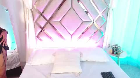 MilaMonroeXX online show from July 2026 02:25:02 AM