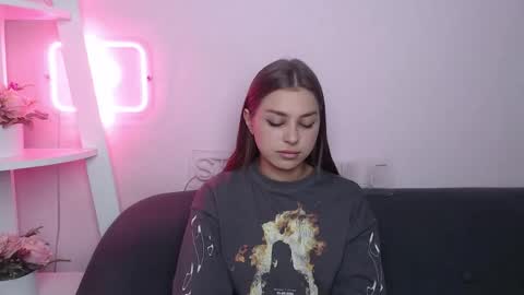 milanaangelas online show from October 2025 07:55:01 PM